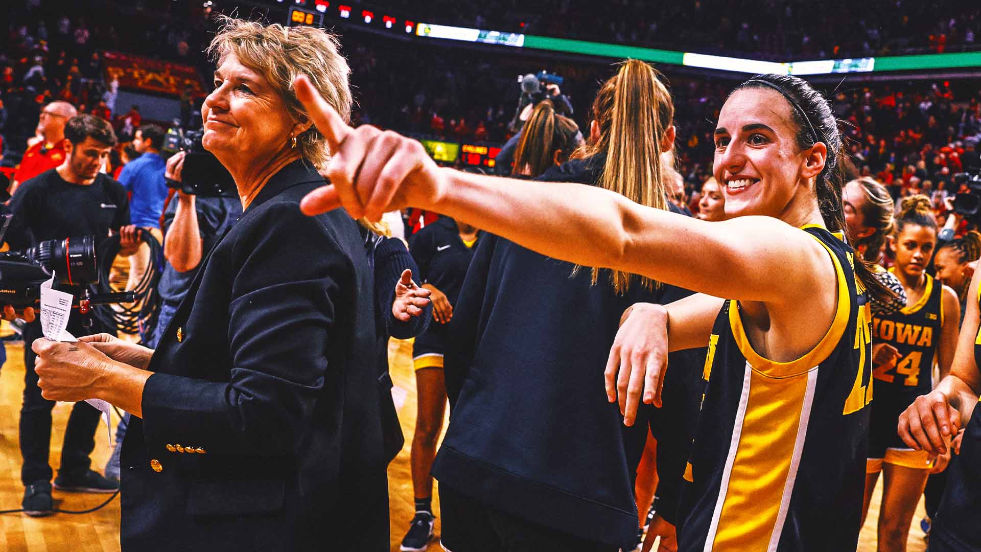 Caitlin Clark moves into 9th place on all-time scoring list as Iowa rolls